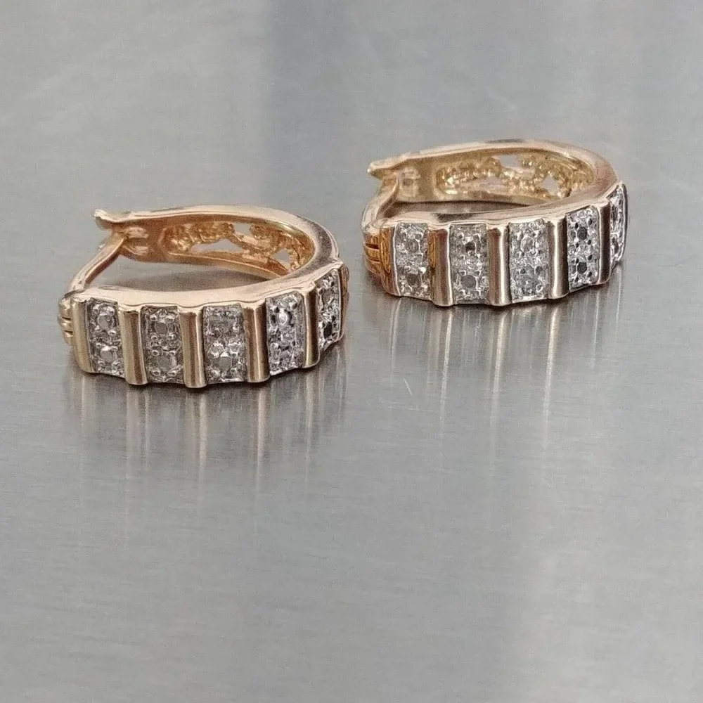 925 R CHINA SILVER - GOLD TONE HUGGIE EARRINGS WHITE CZ - Picture 5 of 11